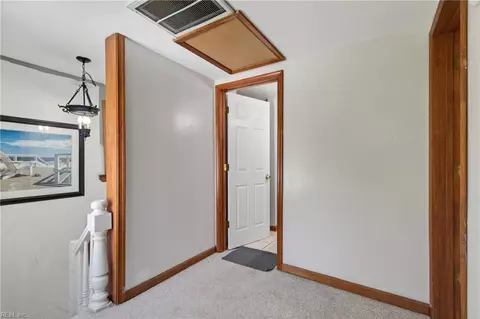 Entry Way - 12 Holston Ln, Hampton, VA 23664 photo 2 of 2