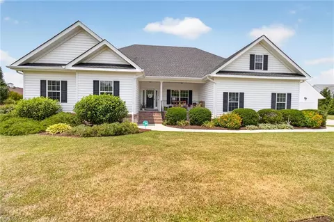 2312 Dapple Grey Ct, Chesapeake, VA 23322