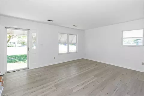 Living - 801 Lemaster Ave, Hampton, VA 23669 photo 1 of 6