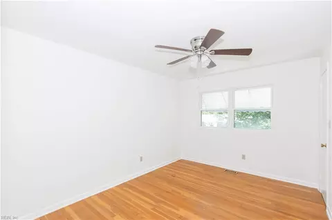 Bedroom - 801 Lemaster Ave, Hampton, VA 23669 photo 9 of 10