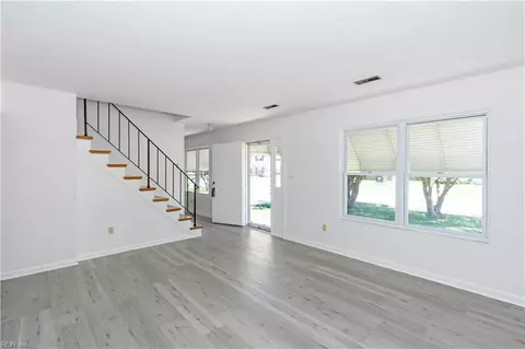 Living - 801 Lemaster Ave, Hampton, VA 23669 photo 3 of 6
