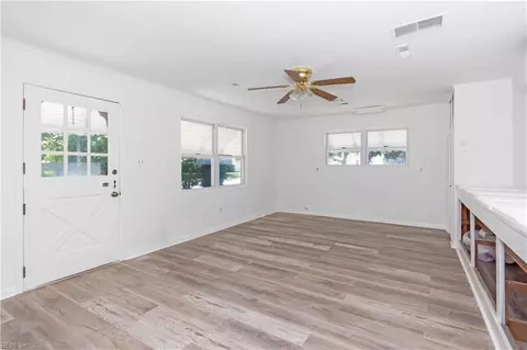 Living - 801 Lemaster Ave, Hampton, VA 23669 photo 4 of 6