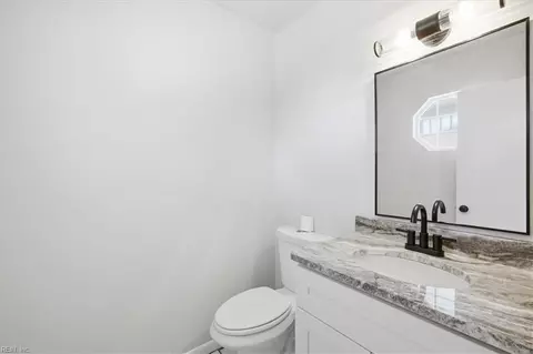 Bath - 930 Sutton St, Norfolk, VA 23504 photo 1 of 3