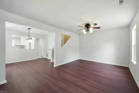 Living - 930 Sutton St, Norfolk, VA 23504 photo 1 of 2