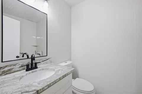 Bath - 930 Sutton St, Norfolk, VA 23504 photo 3 of 3