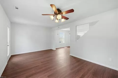 Living - 930 Sutton St, Norfolk, VA 23504 photo 2 of 2