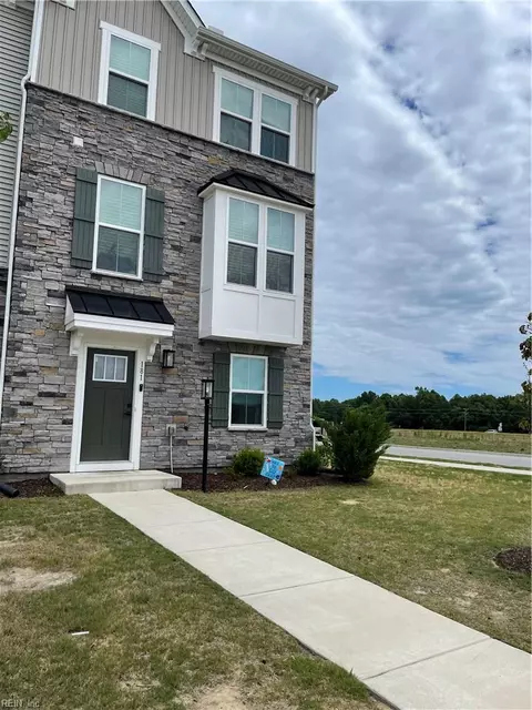 181 Cedar Crest Dr, Smithfield, VA 23430