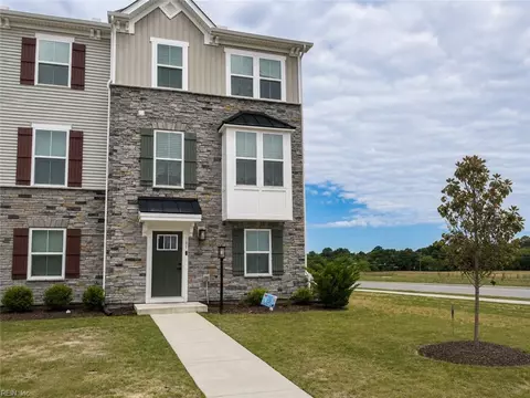 181 Cedar Crest Dr, Smithfield, VA 23430