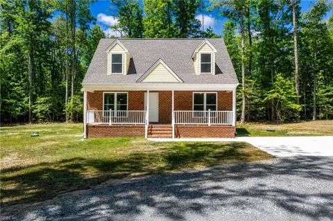 30 Landing Reach Ct, Middlesex County, VA 23071