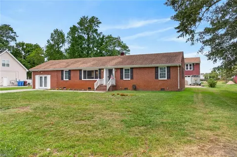 3516 Parr Ln, Chesapeake, VA 23323