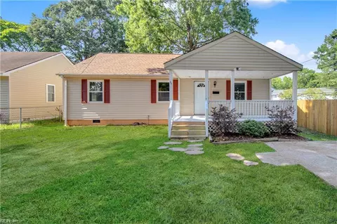 11 Alpine St, Newport News, VA 23606