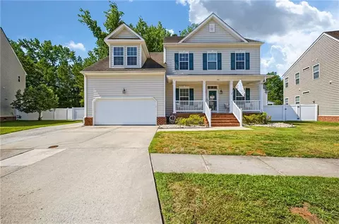 712 Creekwood Dr, Chesapeake, VA 23323