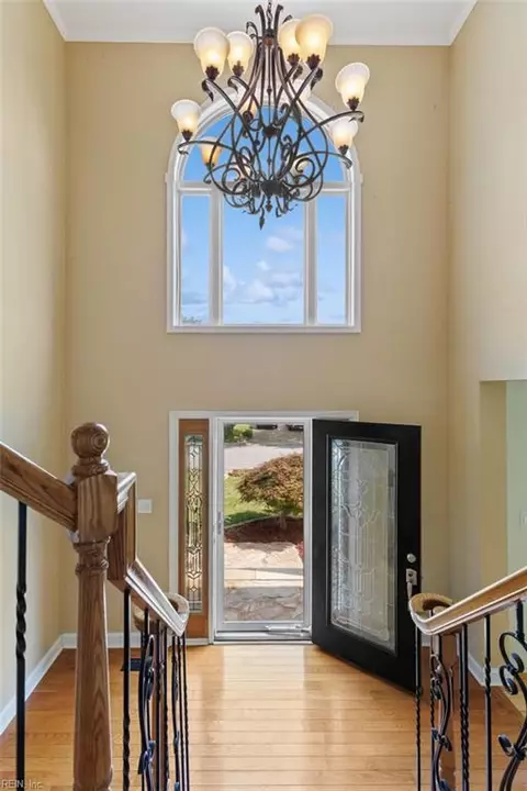 Entry Way - 803 Gresham Way, Chesapeake, VA 23323 photo 3 of 5