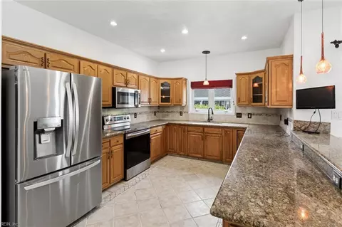 Kitchen - 803 Gresham Way, Chesapeake, VA 23323 photo 2 of 5