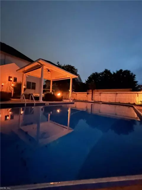 Exterior - 803 Gresham Way, Chesapeake, VA 23323 photo 9 of 15