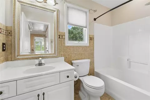 Bath - 803 Gresham Way, Chesapeake, VA 23323 photo 3 of 4