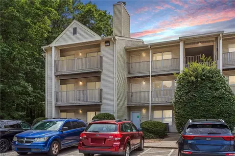 541 Pineland Cir #201, Newport News, VA 23608