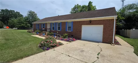 725 Luray Ter, Chesapeake, VA 23322