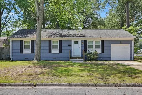 207 Robinson Dr, Newport News, VA 23601