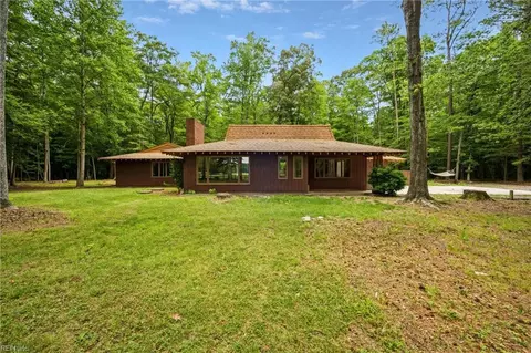 14151 Foursquare Rd, Smithfield, VA 23430