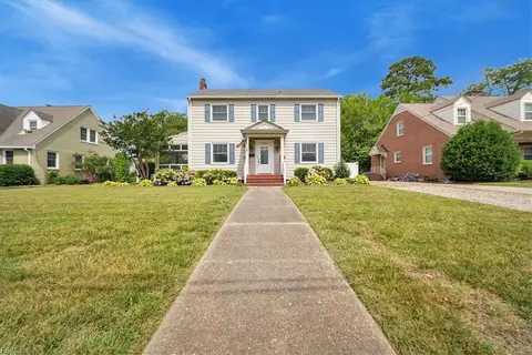 Exterior - 4203 Chesapeake Ave, Hampton, VA 23669 photo 1 of 15