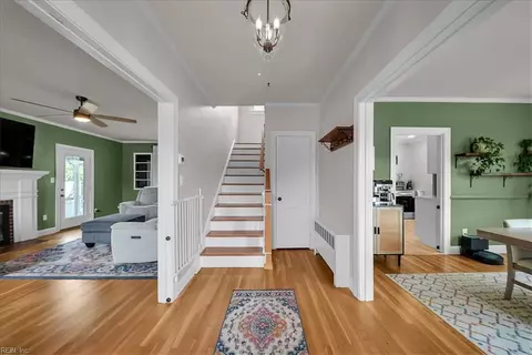 Entry Way - 4203 Chesapeake Ave, Hampton, VA 23669 photo 2 of 5