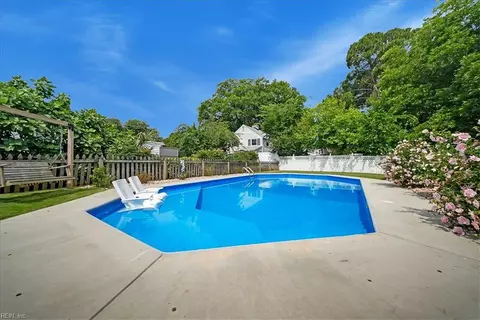 Exterior - 4203 Chesapeake Ave, Hampton, VA 23669 photo 10 of 15