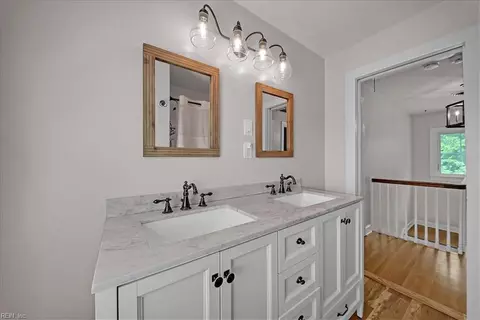 Bath - 4203 Chesapeake Ave, Hampton, VA 23669 photo 4 of 4