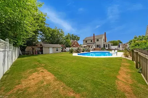 Exterior - 4203 Chesapeake Ave, Hampton, VA 23669 photo 12 of 15