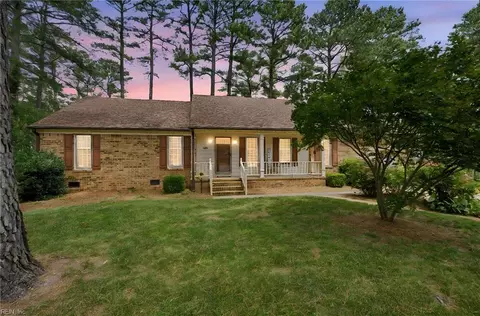 402 Penhook Ct, Chesapeake, VA 23322