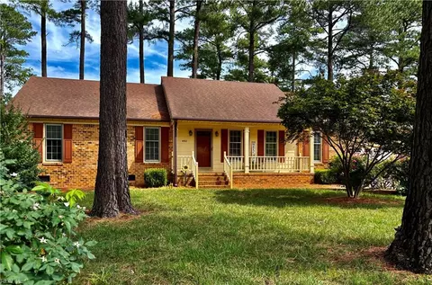 402 Penhook Ct, Chesapeake, VA 23322