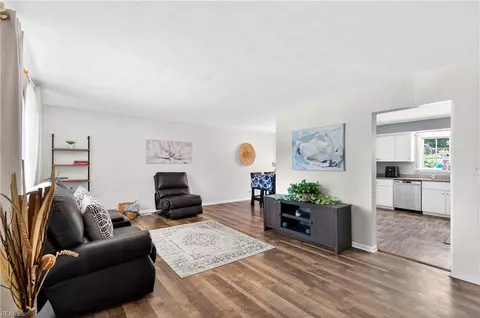 Living - 32 Lancaster Ter, Hampton, VA 23666 photo 1 of 2
