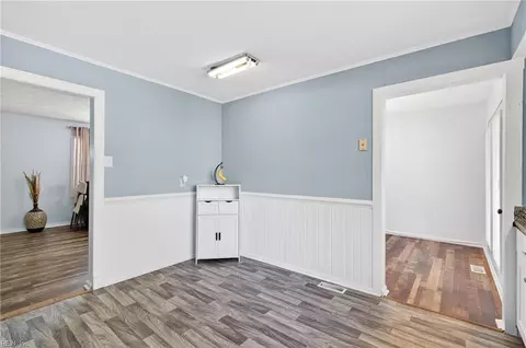 Entry Way - 32 Lancaster Ter, Hampton, VA 23666 photo 1 of 2
