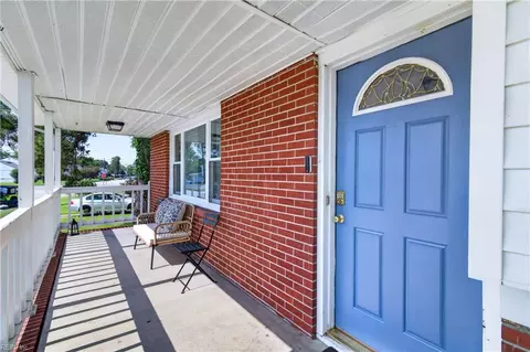 Exterior - 32 Lancaster Ter, Hampton, VA 23666 photo 4 of 9