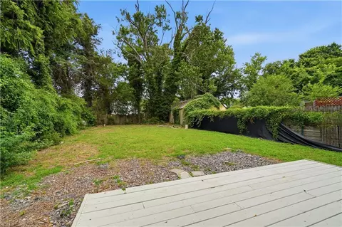 Exterior - 416 Lee St, Hampton, VA 23669 photo 6 of 9
