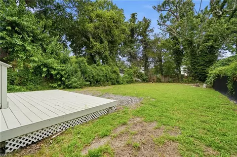 Exterior - 416 Lee St, Hampton, VA 23669 photo 7 of 9