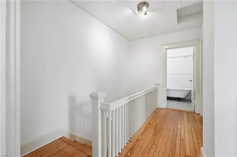 Entry Way - 416 Lee St, Hampton, VA 23669 photo 6 of 7