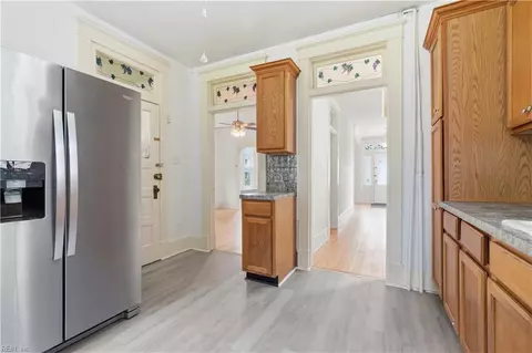 Entry Way - 416 Lee St, Hampton, VA 23669 photo 3 of 7