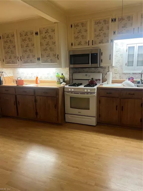 Kitchen - 230 Hampton Roads Ave, Hampton, VA 23661 photo 1 of 2