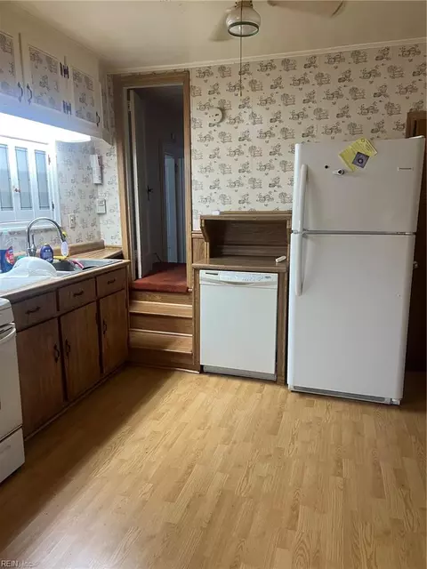 230 Hampton Roads Ave, Hampton, VA 23661 photo 3