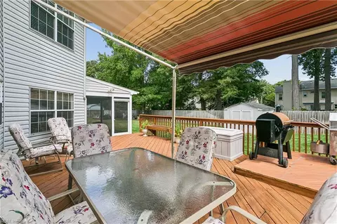 Exterior - 828 Sheffield St, Hampton, VA 23666 photo 8 of 12