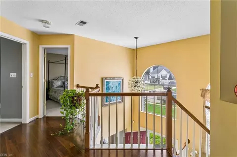 Entry Way - 828 Sheffield St, Hampton, VA 23666 photo 4 of 4