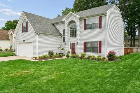 Exterior - 828 Sheffield St, Hampton, VA 23666 photo 2 of 12