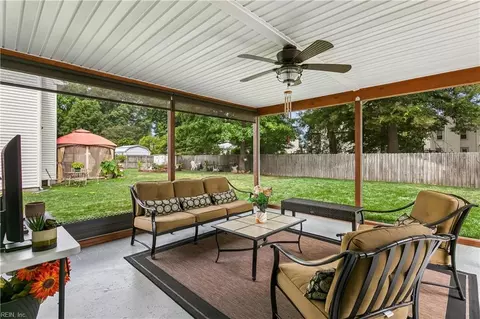Exterior - 828 Sheffield St, Hampton, VA 23666 photo 4 of 12