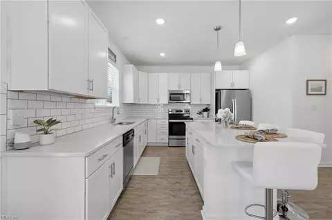 Kitchen - 508 Esterview Ln, Chesapeake, VA 23322 photo 1 of 3