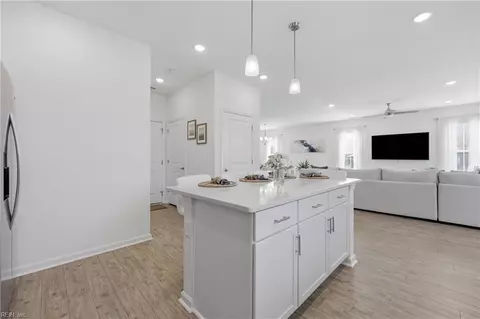 Kitchen - 508 Esterview Ln, Chesapeake, VA 23322 photo 3 of 3