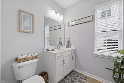 Entry Way - 508 Esterview Ln, Chesapeake, VA 23322 photo 3 of 8