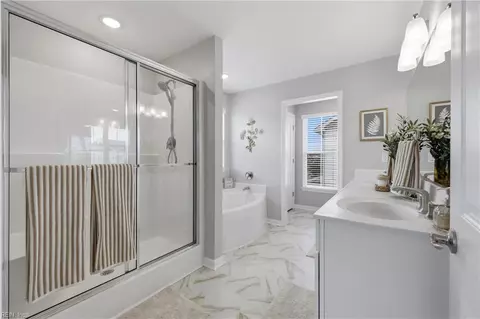 Bath - 508 Esterview Ln, Chesapeake, VA 23322 photo 1 of 3