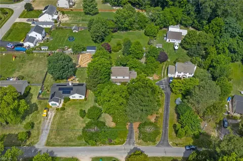 137 Sand Hill Rd, Williamsburg, VA 23188