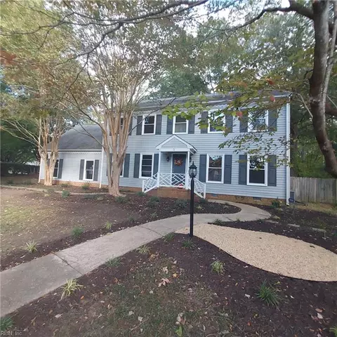 3 Katies Cir, Newport News, VA 23606